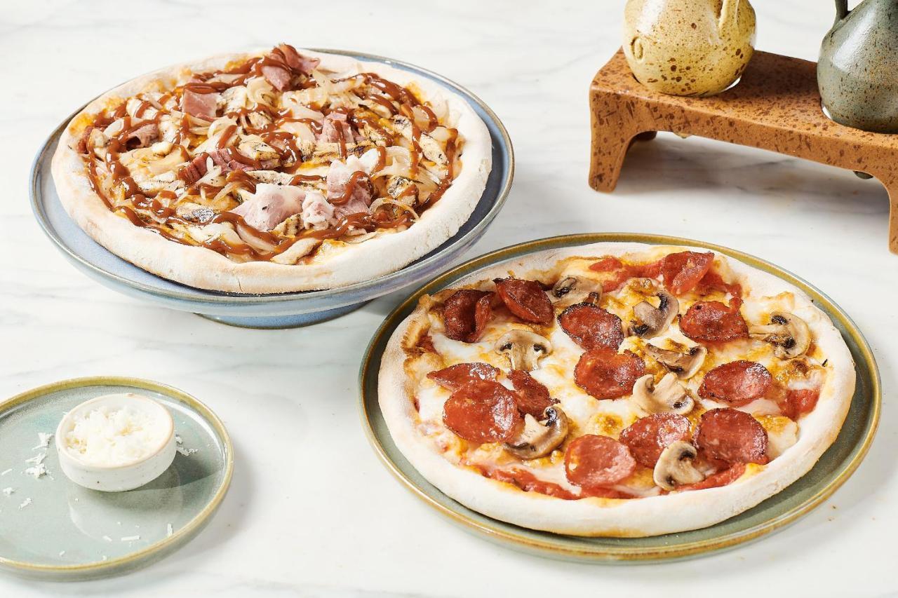 Crowne Plaza - West Cairo Arkan By Ihg 6th of October City 外观 照片 Pizza Hut pizzas