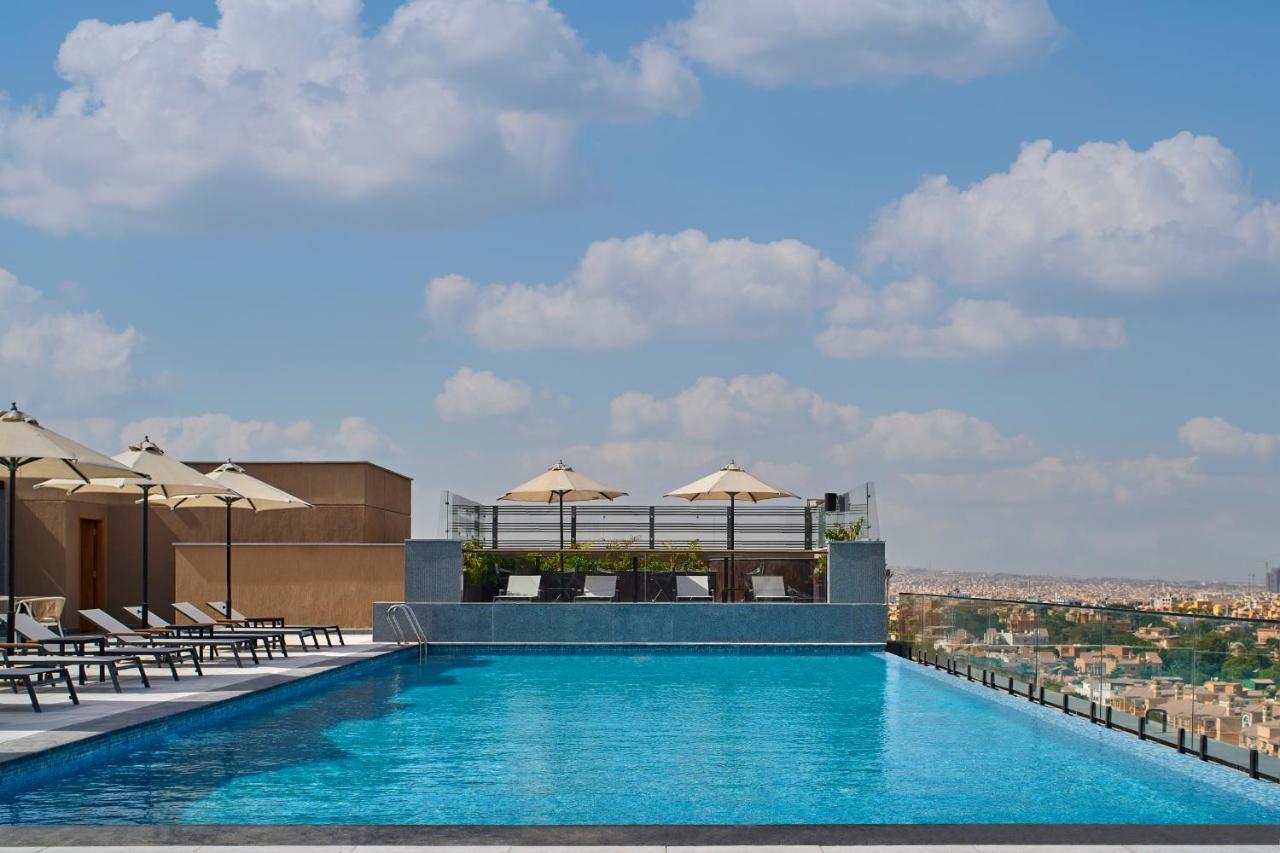 Crowne Plaza - West Cairo Arkan By Ihg 6th of October City 外观 照片 Rooftop pool at the hotel